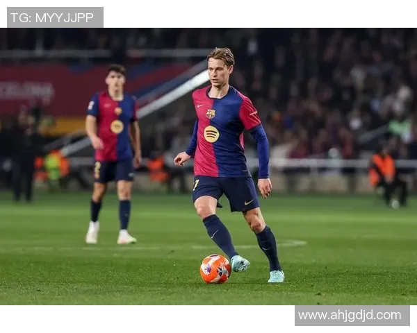 德容在荷兰队训练营透露将于10月15日续约的消息 德容在荷兰队训练营透露将于10月15日续约的消息