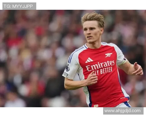 厄德高本场表现出色送出三次直塞创本赛季欧冠单场新纪录 厄德高本场表现出色送出三次直塞创本赛季欧冠单场新纪录