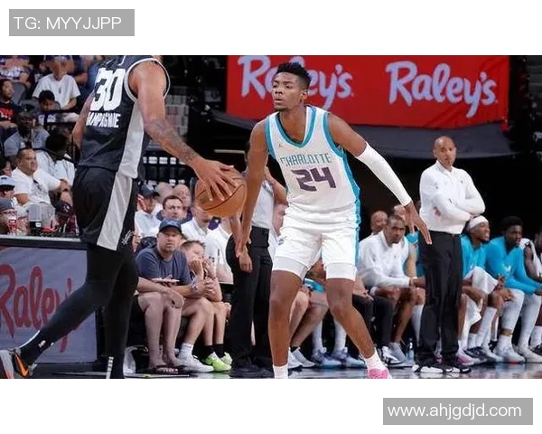 黄蜂队七位球员身高缩水引发关注其他球队却在不断增高 黄蜂队七位球员身高缩水引发关注其他球队却在不断增高