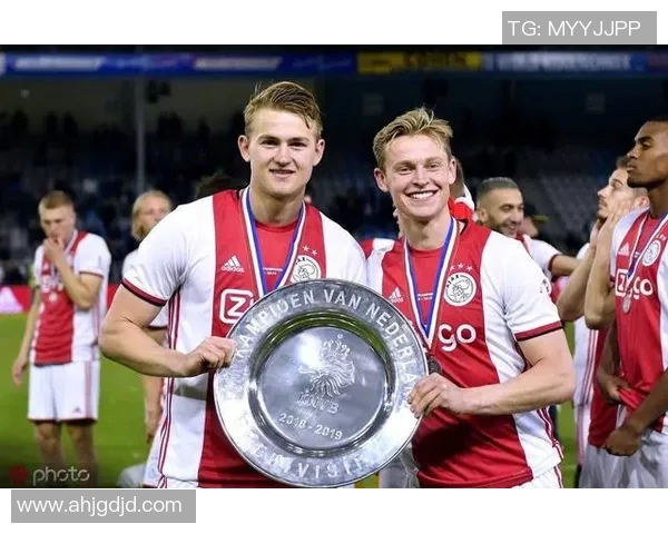 德天空报道多家德国豪门关注柏林赫塔年轻中卫盖赫特转会动态