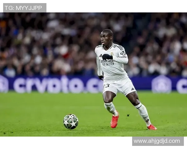 记者质疑皇马花费巨资引援却拒绝6000万购苏维门迪的决策合理性