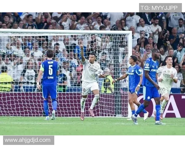 姆巴佩点球技巧揭秘：助跑停顿与坚定眼神助其近11次未罚丢