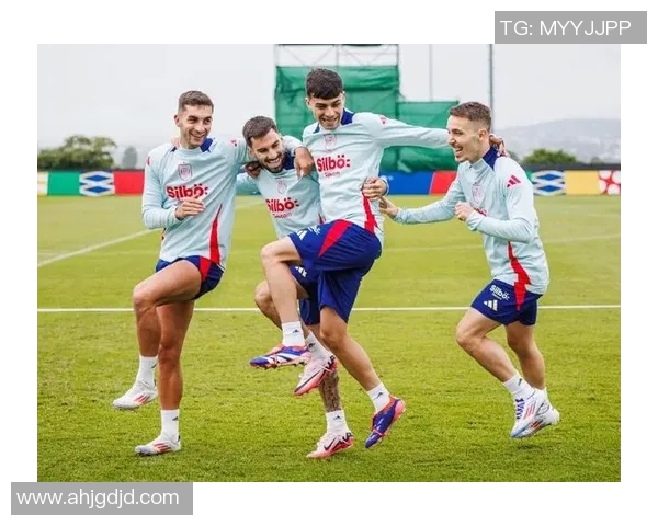 佩德里社交媒体分享与阿尔巴合照表达敬意感慨并肩作战的荣幸