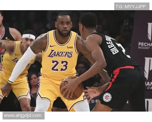 快船新赛季主场球迷墙区域季票仅需495美元每场平均票价仅12美元