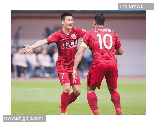 海港险遭重创相马勇纪头球击中立柱错失良机 海港险遭重创相马勇纪头球击中立柱错失良机