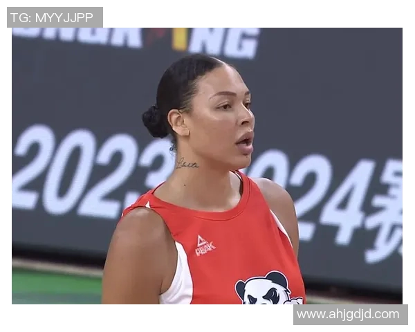 人各有志坎贝奇鼓励女球员兼职擦边博主赚取额外收入与奢侈品分享