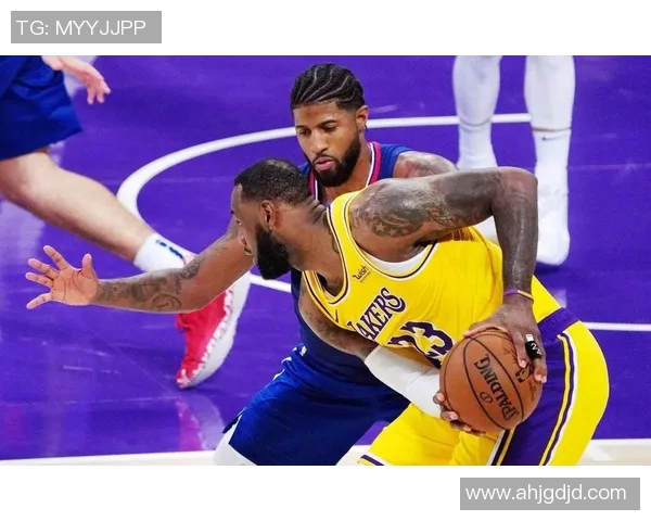 在乔治对比众星后为何最终选择小卡作为最强小前锋的原因分析 在乔治对比众星后为何最终选择小卡作为最强小前锋的原因分析