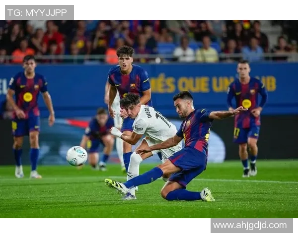 巴萨急于与埃里克加西亚续约防止巴黎球队的干预风险 巴萨急于与埃里克加西亚续约防止巴黎球队的干预风险