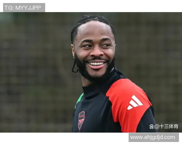 斯特林勇敢对抗蒙面窃贼保护家人安全展现真男人风范