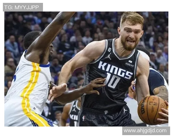 福克斯状态起伏20投9中贡献25分5篮板9助攻正负值惨淡19