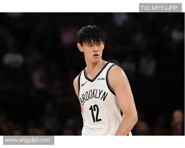 篮网17人轮换大胜40分曾凡博首秀机会依然渺茫