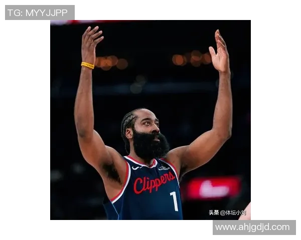 哈登全力以赴助快船逆转困境但难以每场都扮演英雄角色 哈登全力以赴助快船逆转困境但难以每场都扮演英雄角色