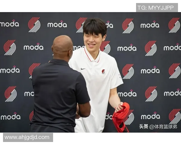 媒体人称赞杨瀚森具备出色球商与心态调整能力强令其前景可期 媒体人称赞杨瀚森具备出色球商与心态调整能力强令其前景可期