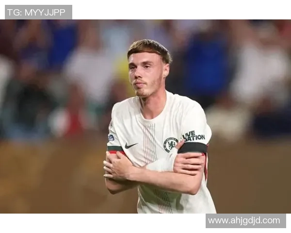 帕尔梅拉斯主帅泪洒赛场感慨逆转胜利带来的深刻解脱与感动