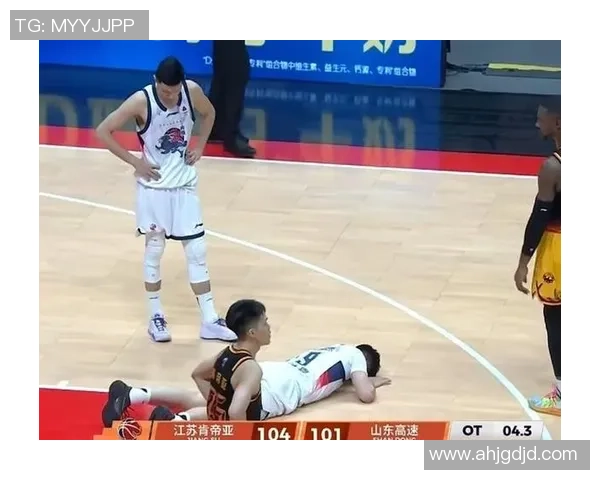 庞峥麟半场表现抢眼8投5中斩获16分三分球与罚球均表现出色 庞峥麟半场表现抢眼8投5中斩获16分三分球与罚球均表现出色