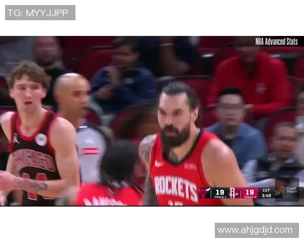 戴维森火箭首秀表现惊艳九投六中三分五中七砍下17分