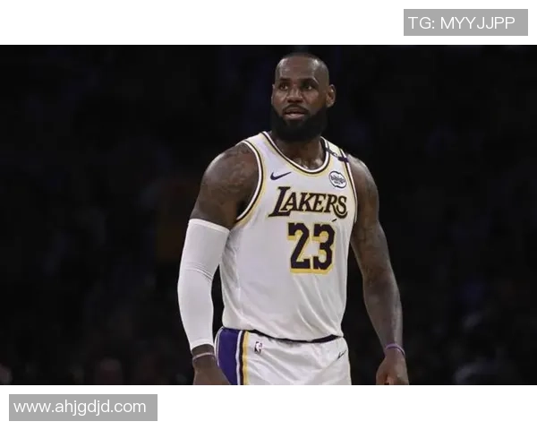 多少球迷期待勒布朗昨日的重大决定与未来动向 多少球迷期待勒布朗昨日的重大决定与未来动向