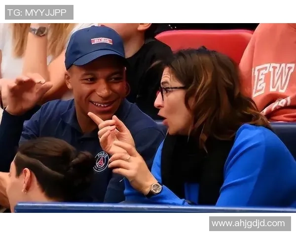 姆巴佩母亲透露儿子对恋爱的幽默态度引发热议 姆巴佩母亲透露儿子对恋爱的幽默态度引发热议