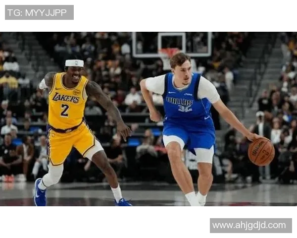 基德透露浓眉今日训练状态良好或将在对湖人快船比赛中复出 基德透露浓眉今日训练状态良好或将在对湖人快船比赛中复出