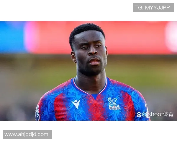 德天空报道拜仁总监埃贝尔计划1月接触格伊红军巴萨皇马同样关注此球员