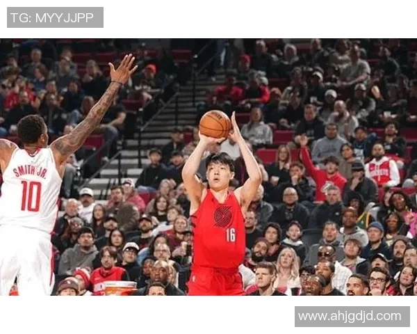 斯普利特强调训练中卡位重要性并呼吁进攻节奏加快