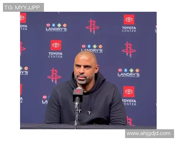 火箭季前赛加速进攻与底角三分初见成效乌度卡对防守表现仍感不满