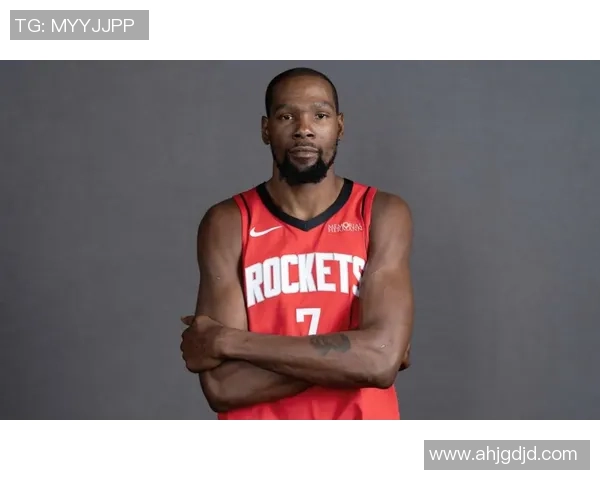 火箭媒体人质疑乌度卡为何不换下小贾而坚持留他在场上 火箭媒体人质疑乌度卡为何不换下小贾而坚持留他在场上